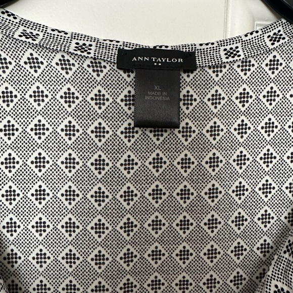 ANN TAYLOR Factory womens long sleeve black and white blouse size XL - Picture 2 of 3